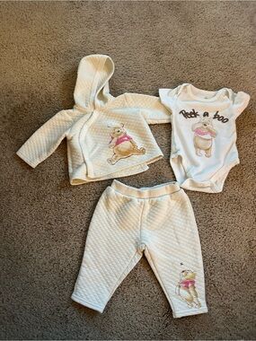 Winnie the Pooh Quilted 3-Piece Baby Set.